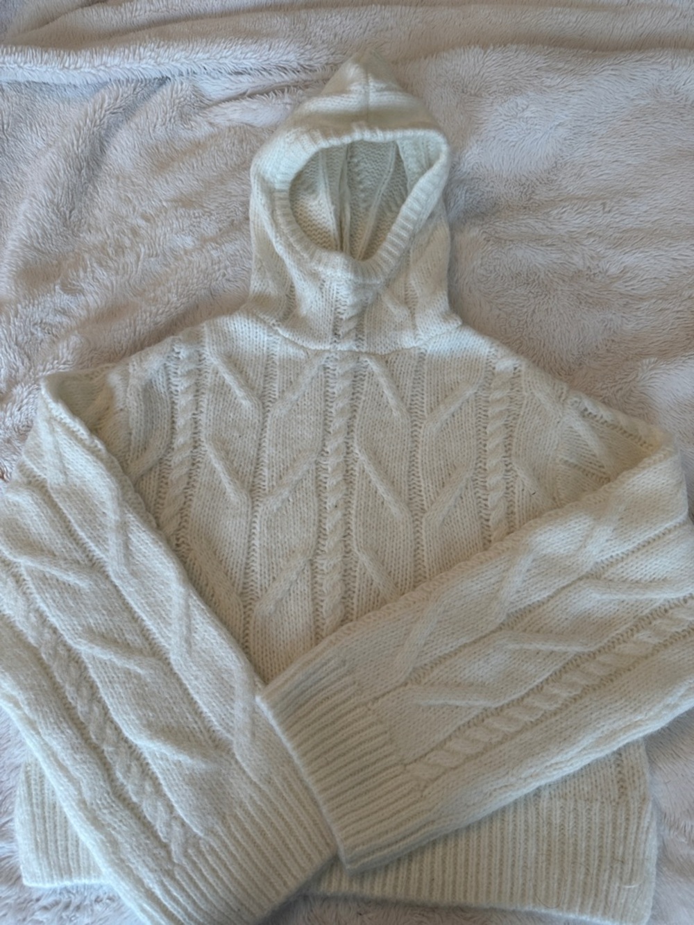 Women’s Cream Cable-Knit Hooded Sweater